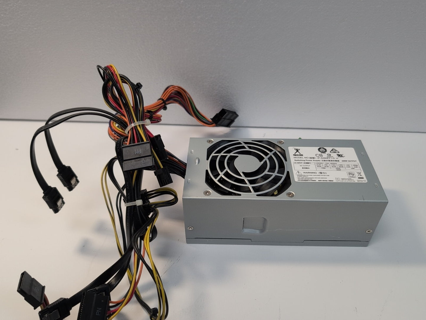 Power Man IP-S300FF1-0 H 300Watt  Power Supply 24pin/ 4+4Pin CPU  Tested -