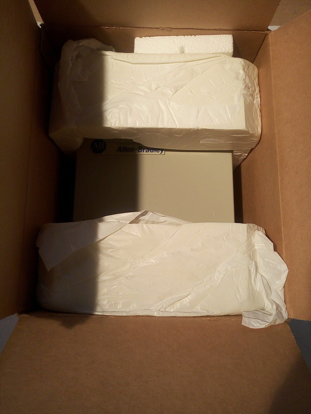 - BRAND NEW   Allen Bradley Bulletin 105 Reversing Starter CAT 105-C12ADXXX