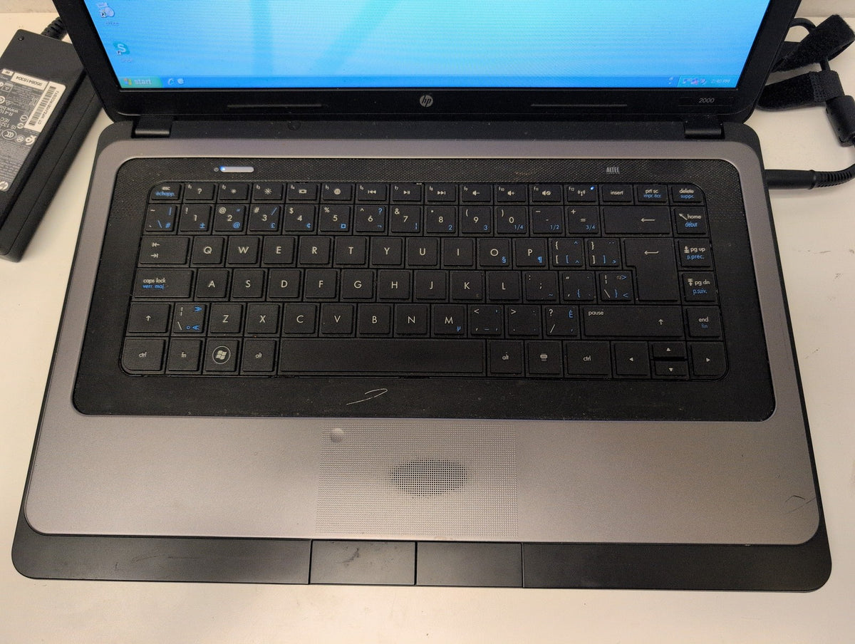🎸 HP 2000 Notebook PC 15.6in Laptop AMD E-350 CPU/4GB RAM/500GB HDD /Win XP