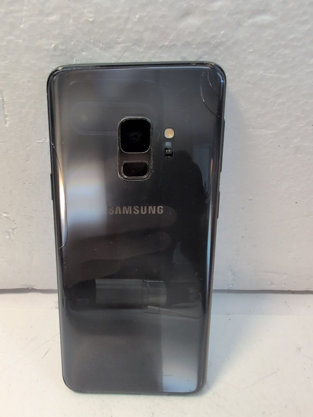 🔥 Samsung Galaxy S9 Android 5.8"  Black  4GB+64GB (Back Cracked) -