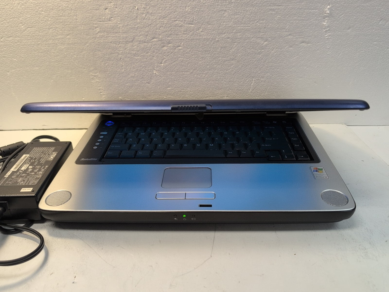 🔥 NICE TOSHIBA SATELLITE A70 15" Laptop Pentium 4 3.06GHz/512MB/40GB HD/winXP -