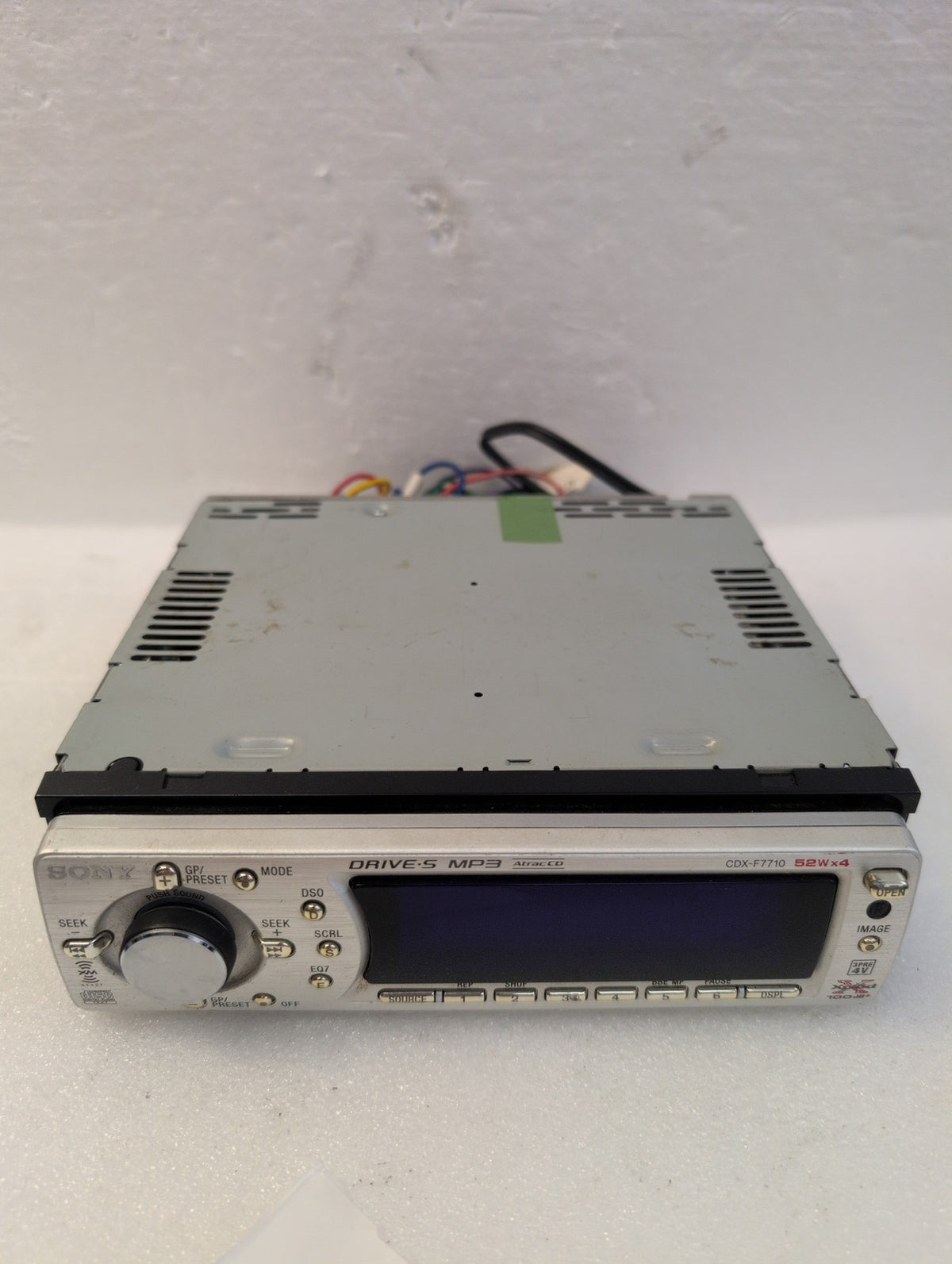 🎸 Sony CDX-F7710 FM/AM Compact Disc Player Car Stereo 52Wx4 MP3 BBE Xplod
