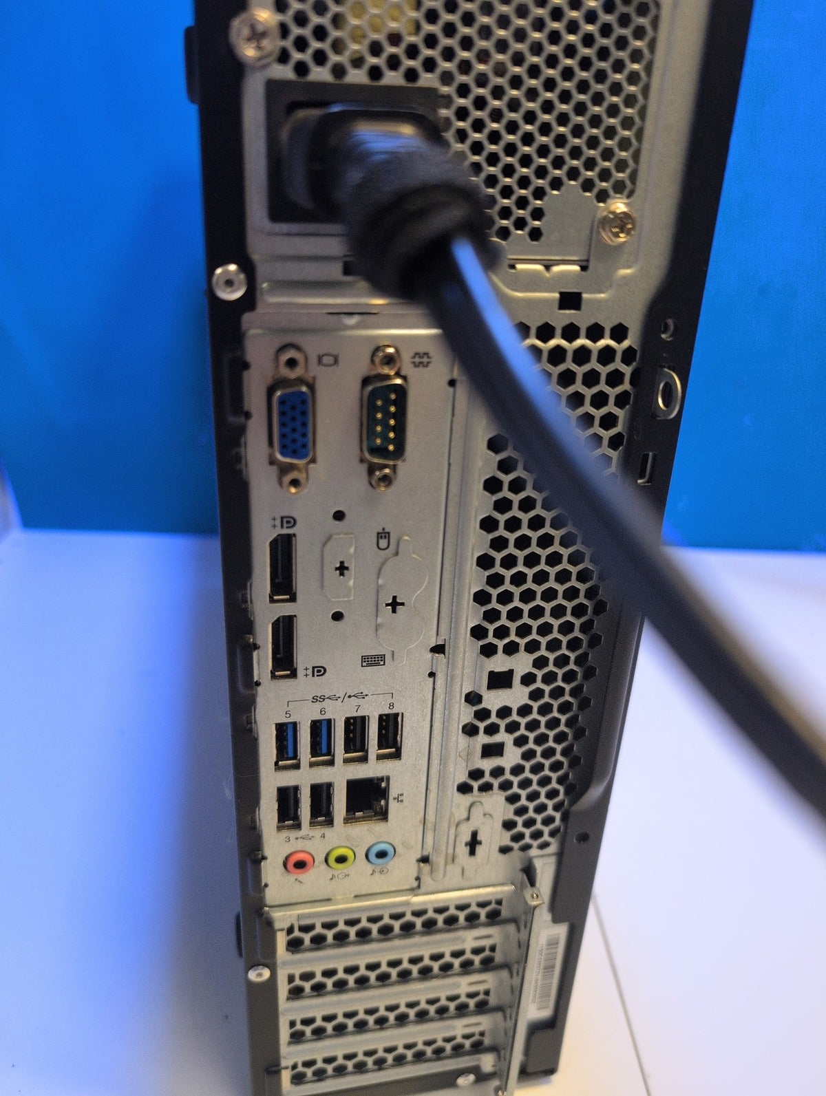 🎸 Lenovo ThinkCentre M83 10AM000VUS SFF Desktop i5-4590 16GB 120GB SSD Win10