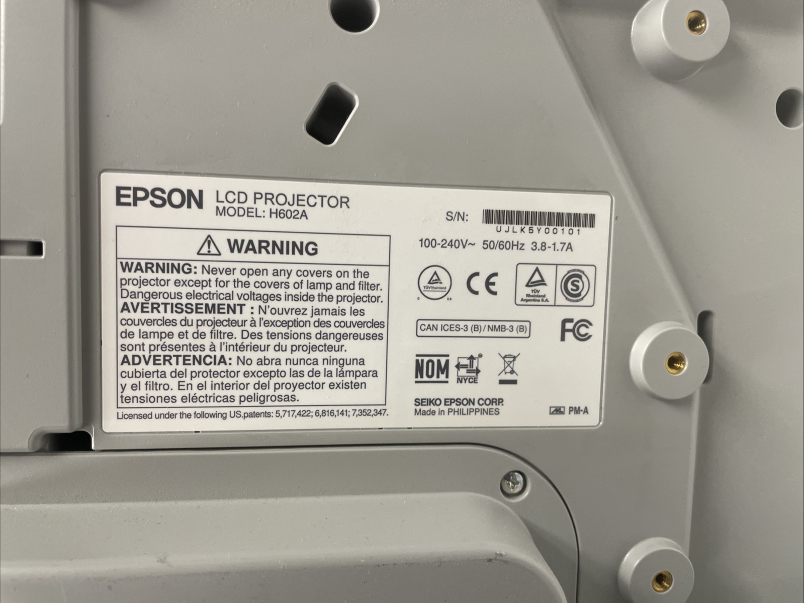 EPSON H602A  585W HDMI VGA LCD Projector With remote 225 hours