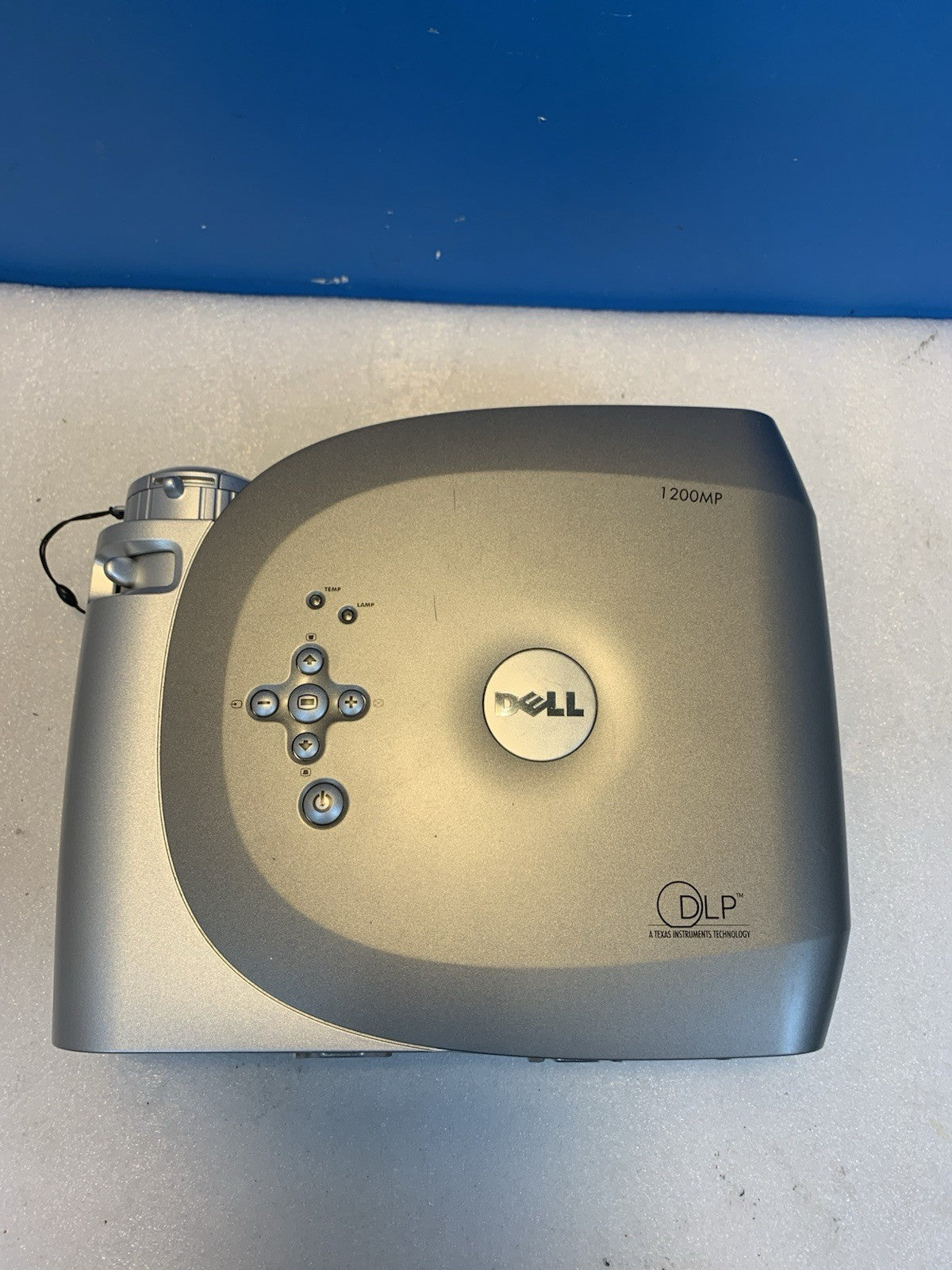 🔥 Dell DLP 1200MP Projector SVGA Portable Projector 2000 Lumens