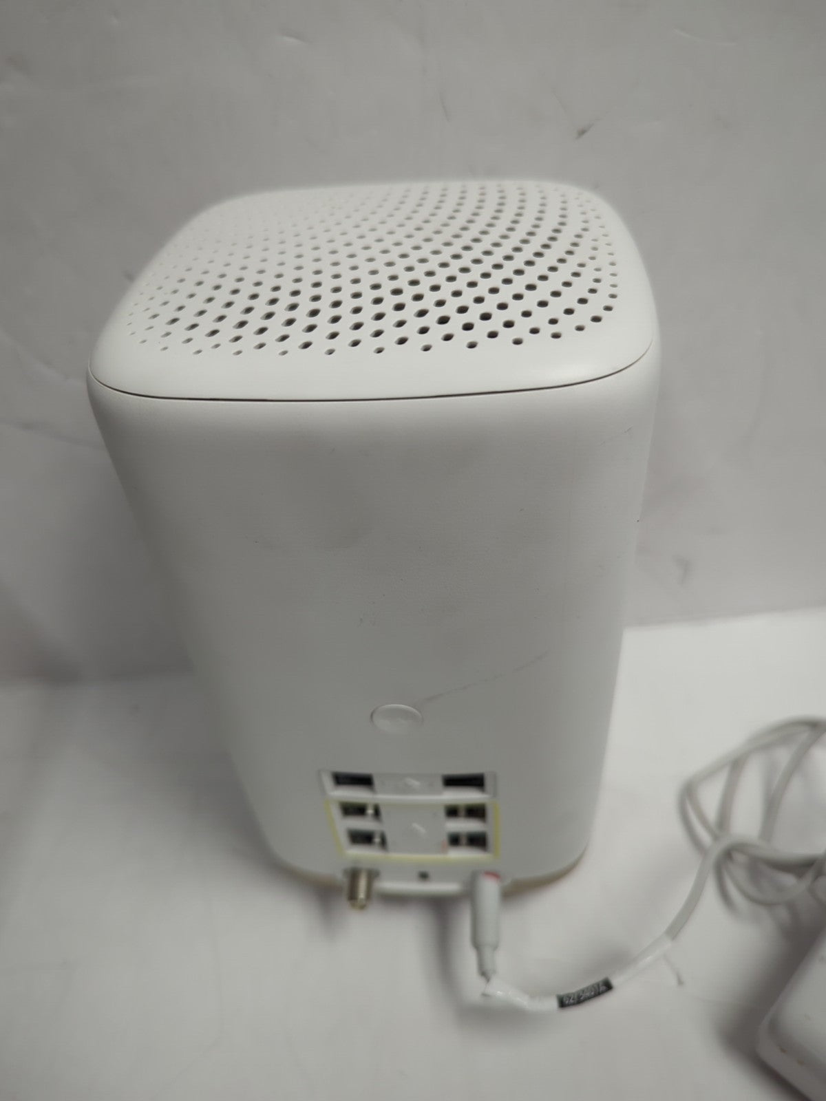 ROGERS CGM4981 CGM4981SHW 3.1 Tri-Band Wi-Fi 6 Panoramic Gateway Router W/AC -