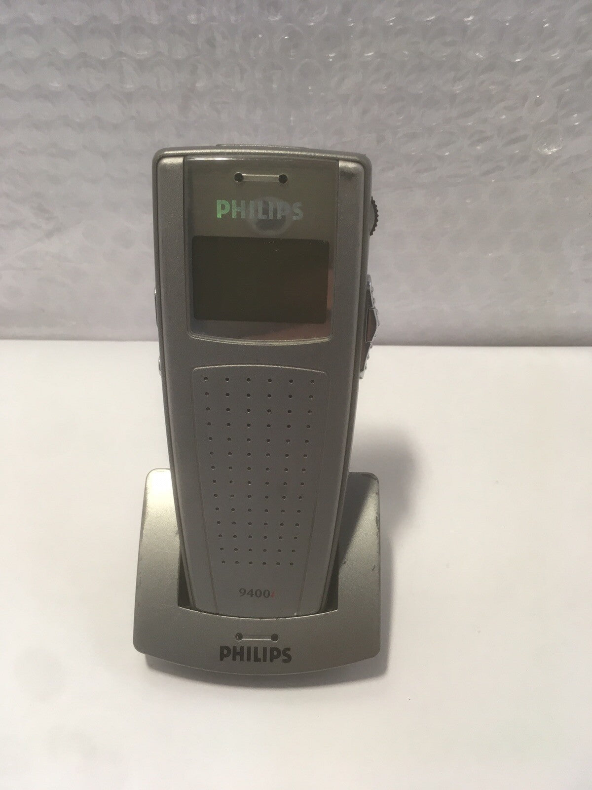 + Philips 9400i digital recorder with 9110 base, USB Chargeable, NO AC,NO SD