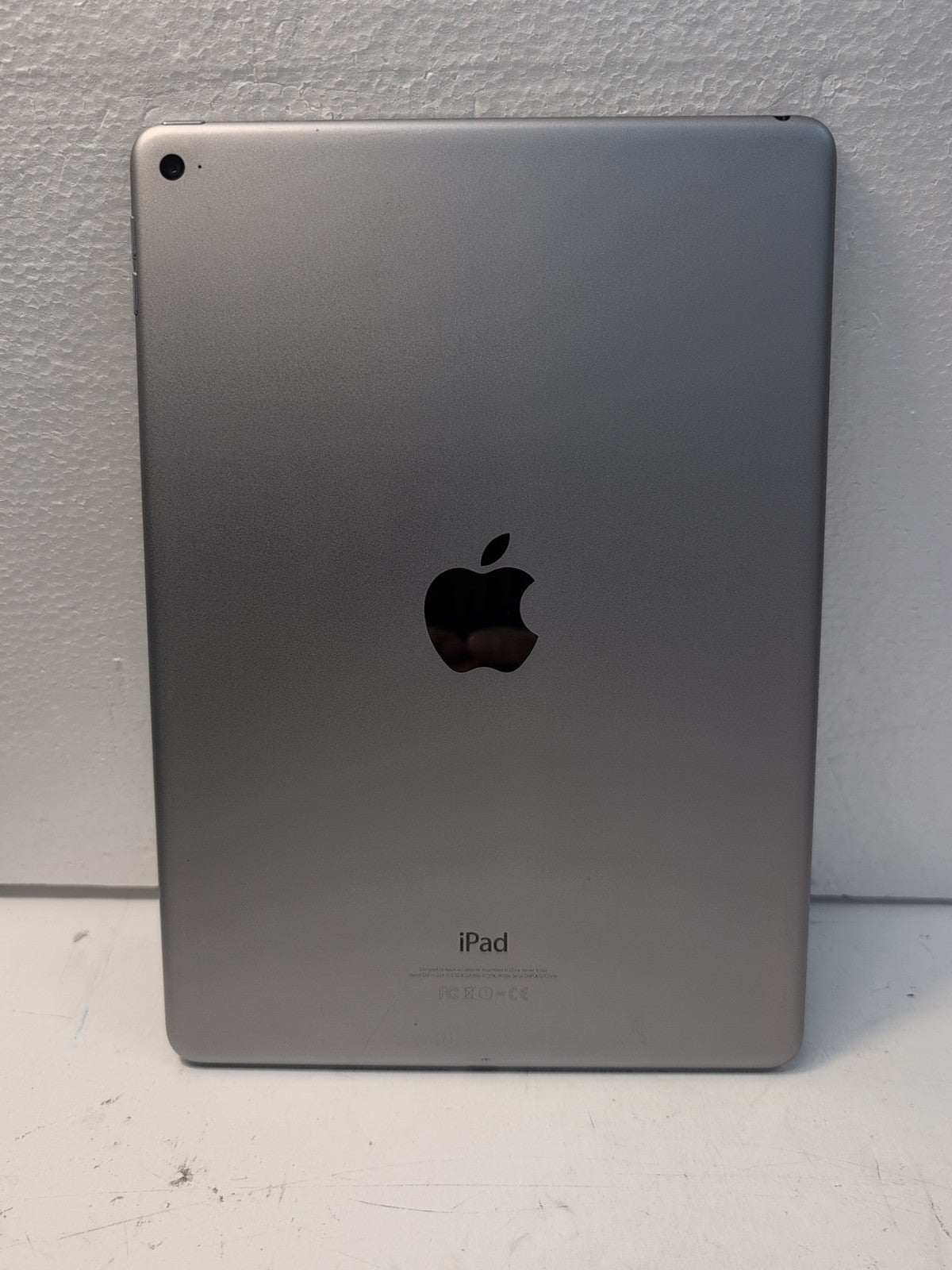 🔥 Apple iPad Air 2nd Gen (A1566) 9.7" /Space Gray/ 64GB Wi-Fi/ OS 15.8 Works  -