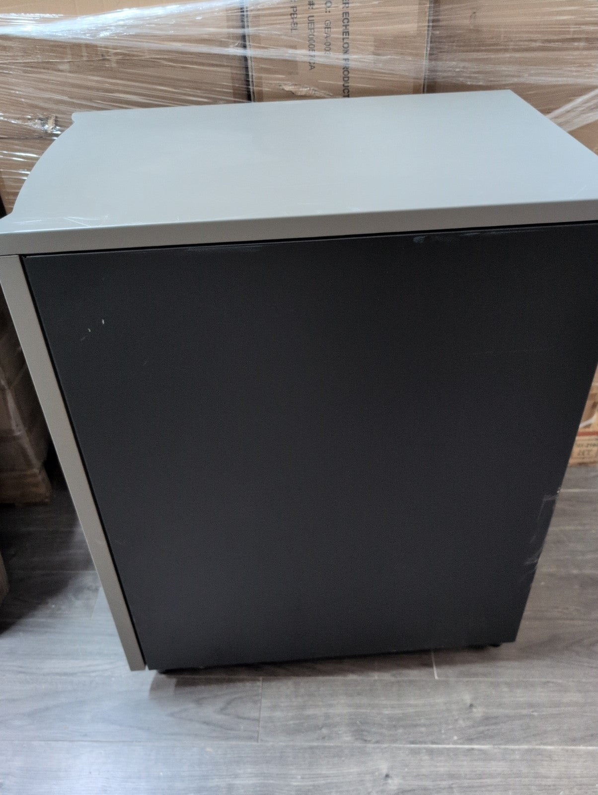 🔥   APC Symmetra LX SYAF16KT UPS SYSTEM (NO Battery Modules Inside) -