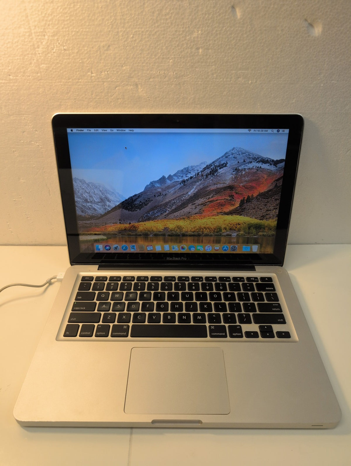 Apple MacBook Pro 13" 2010/C2D 2.66GHz/ 4GB/320GB HDD (NO BATTERY,NO AC, READ) -