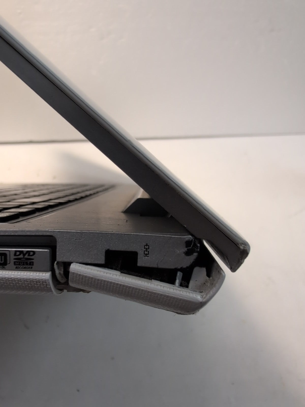 🔥 (AS IS, HINGE ISSUE) Lenovo Z50-70 15.6" LAPTOP  i7-4510U /4GB RAM/NO SSD -