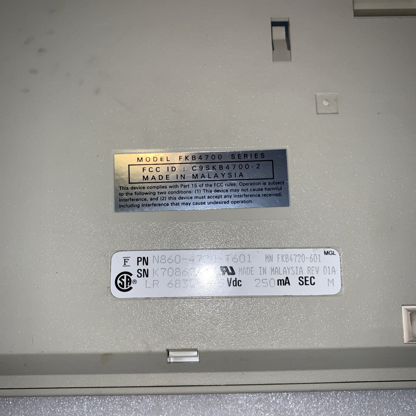 FUJITSU 5-pin KEYBOARD MODEL FKB4700 SERIES P/N: N860-4720-T601 Fully Tested