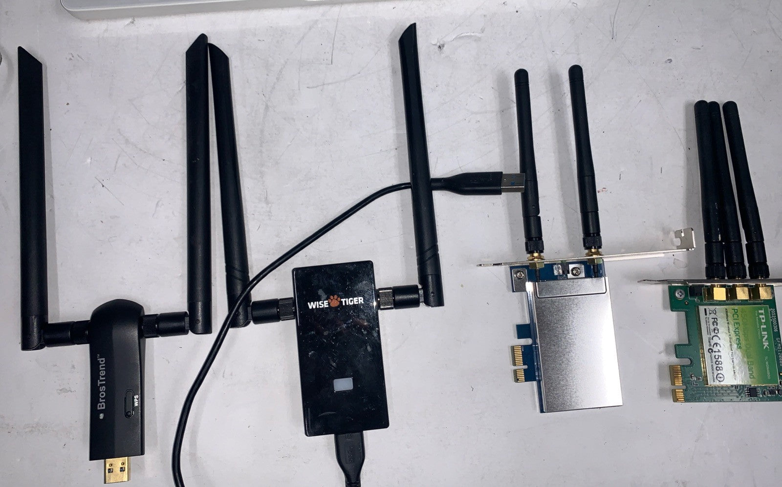 Lot of 4 USB/PCIe wifi wireless cards