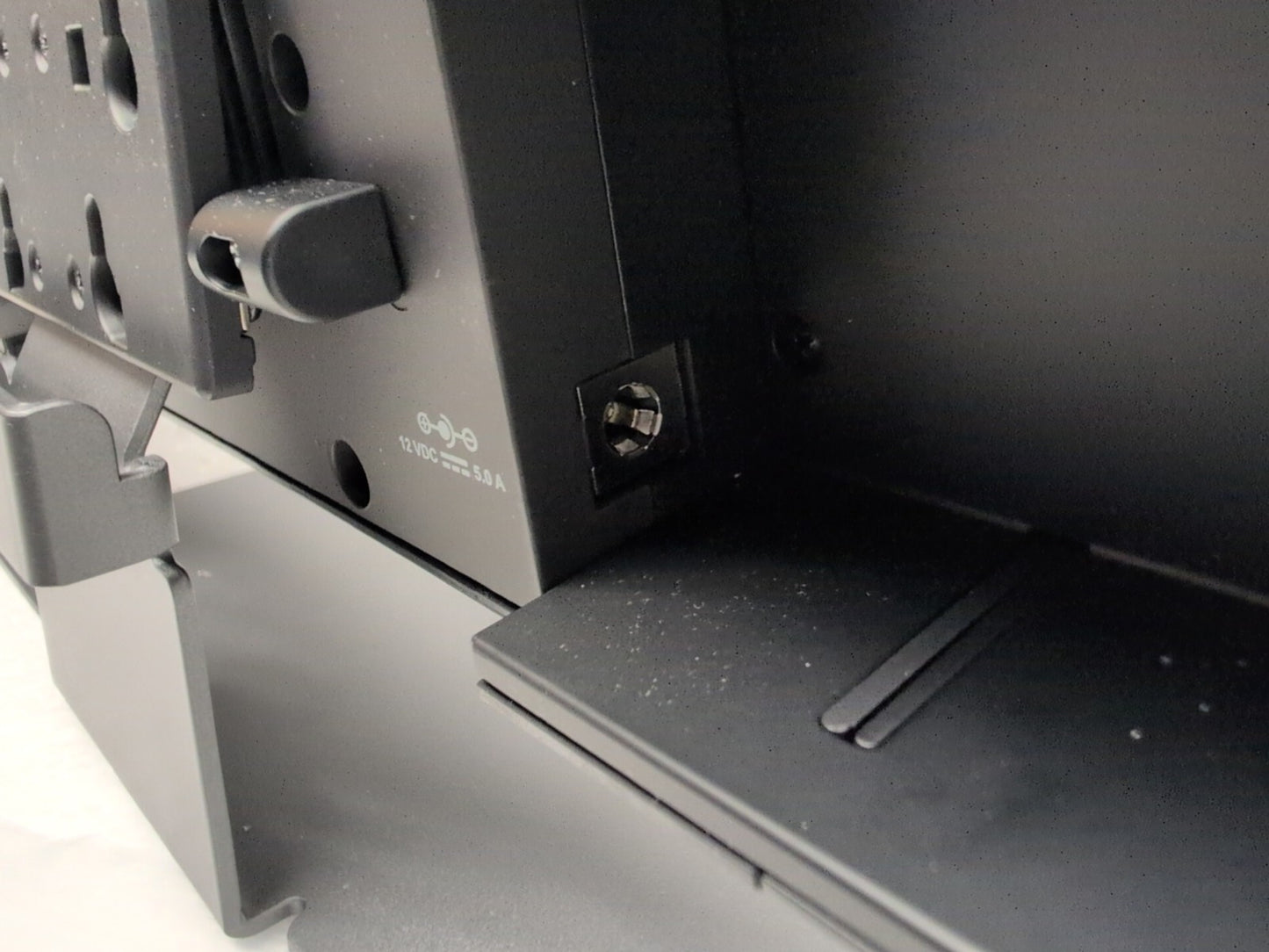 Polycom Studio P009 USB Speaker Video Conference Bar 4K W/Wall mount (NO AC) -