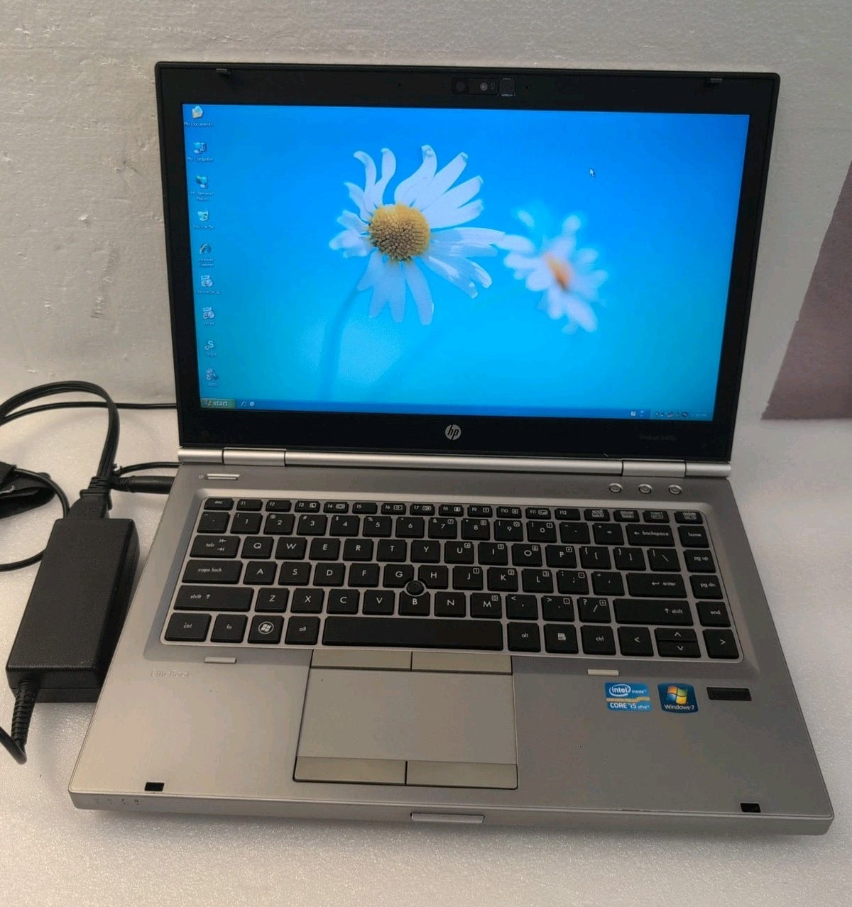 🎸 Hp Elitebook 8460p 14" Laptop i5-2540M CPU /4GB Ram/250GB HDD/WIN XP 