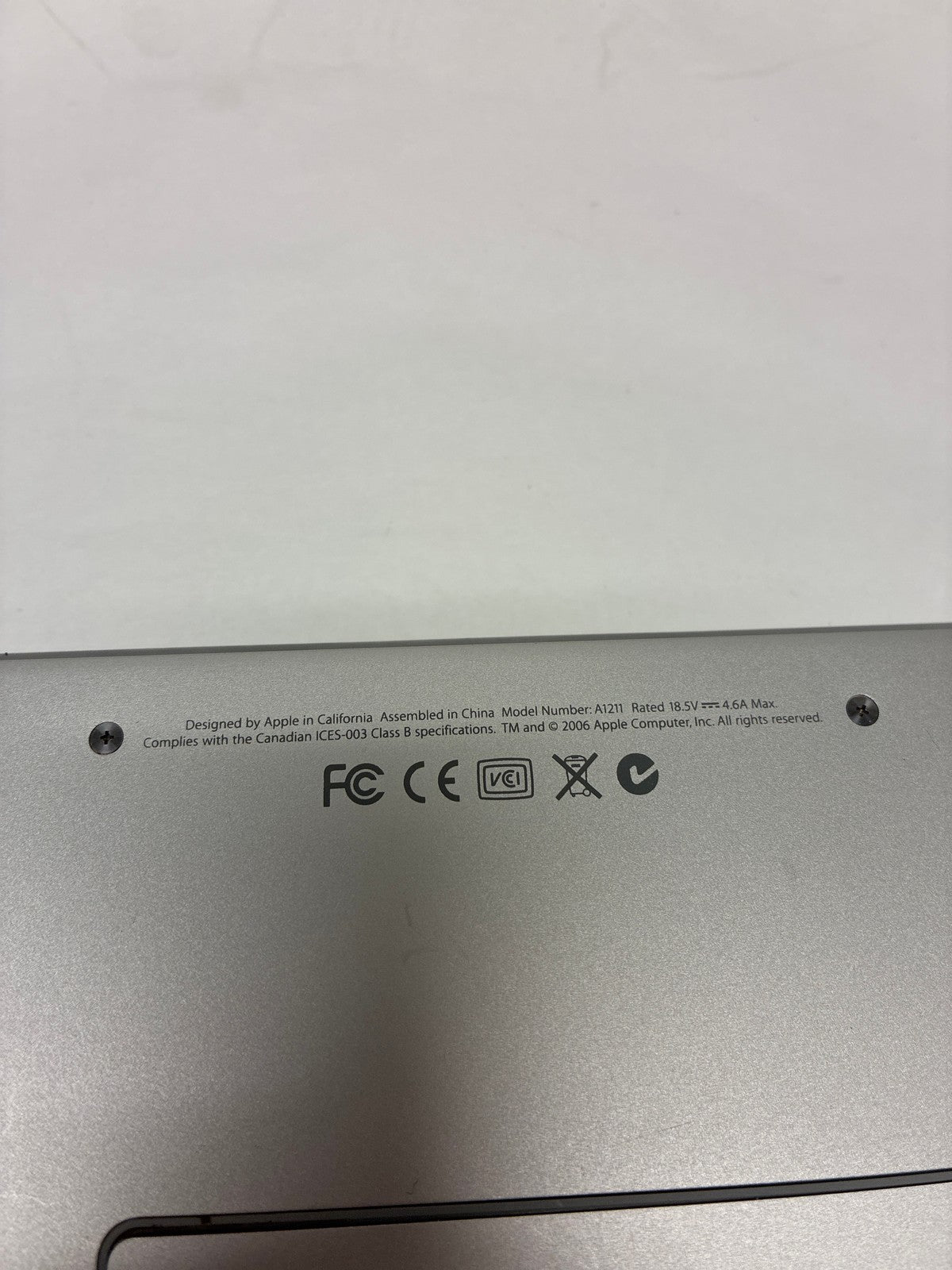 🔥 Apple MacBook Pro A1211Intel Core Duo 2.16GHz 1GB RAM Silver 15.4 inch AS IS