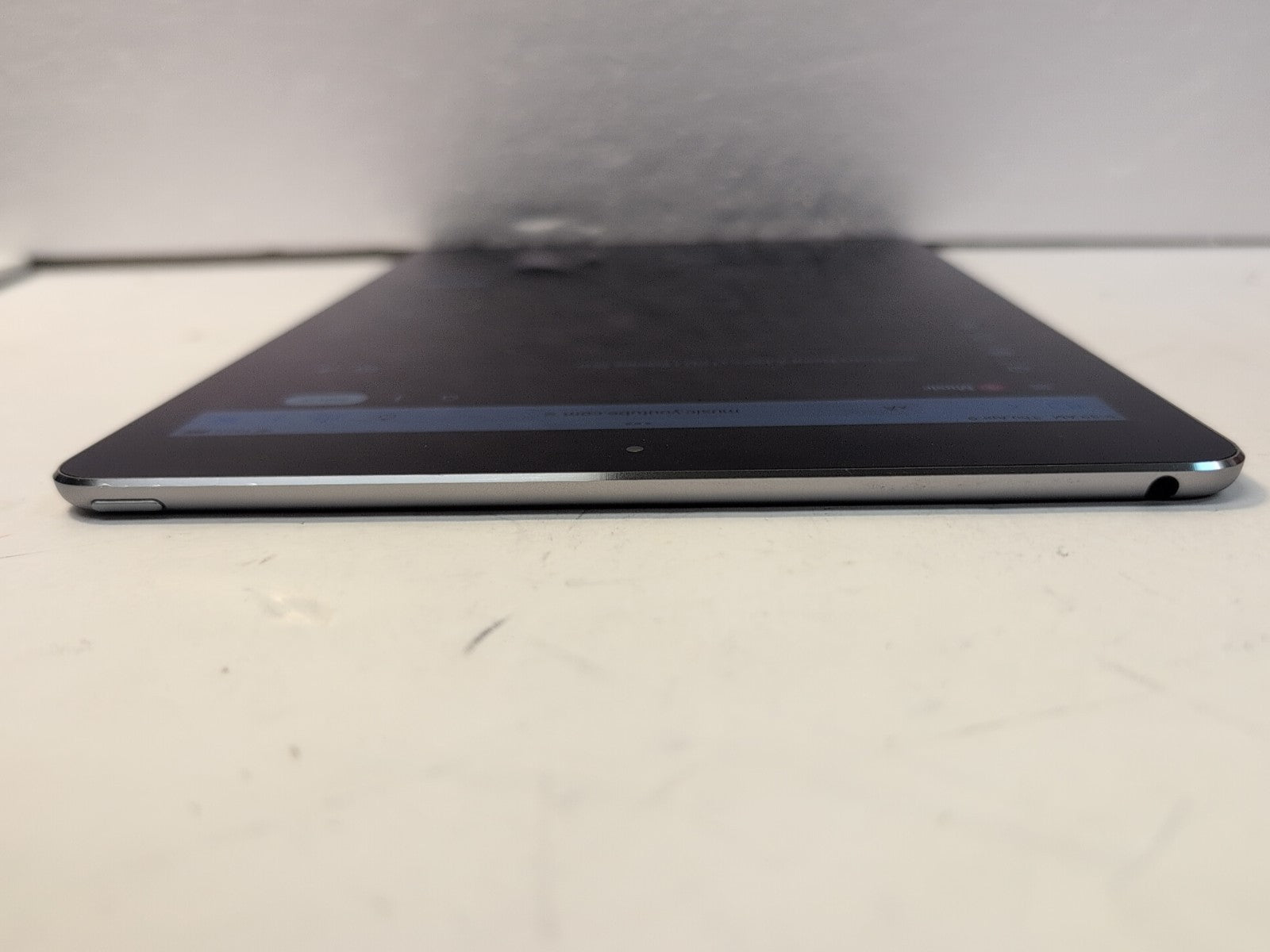 🔥 Apple iPad Air 2nd Gen (A1566) 9.7" /Space Gray/ 64GB Wi-Fi/ OS 15.8 Works  -
