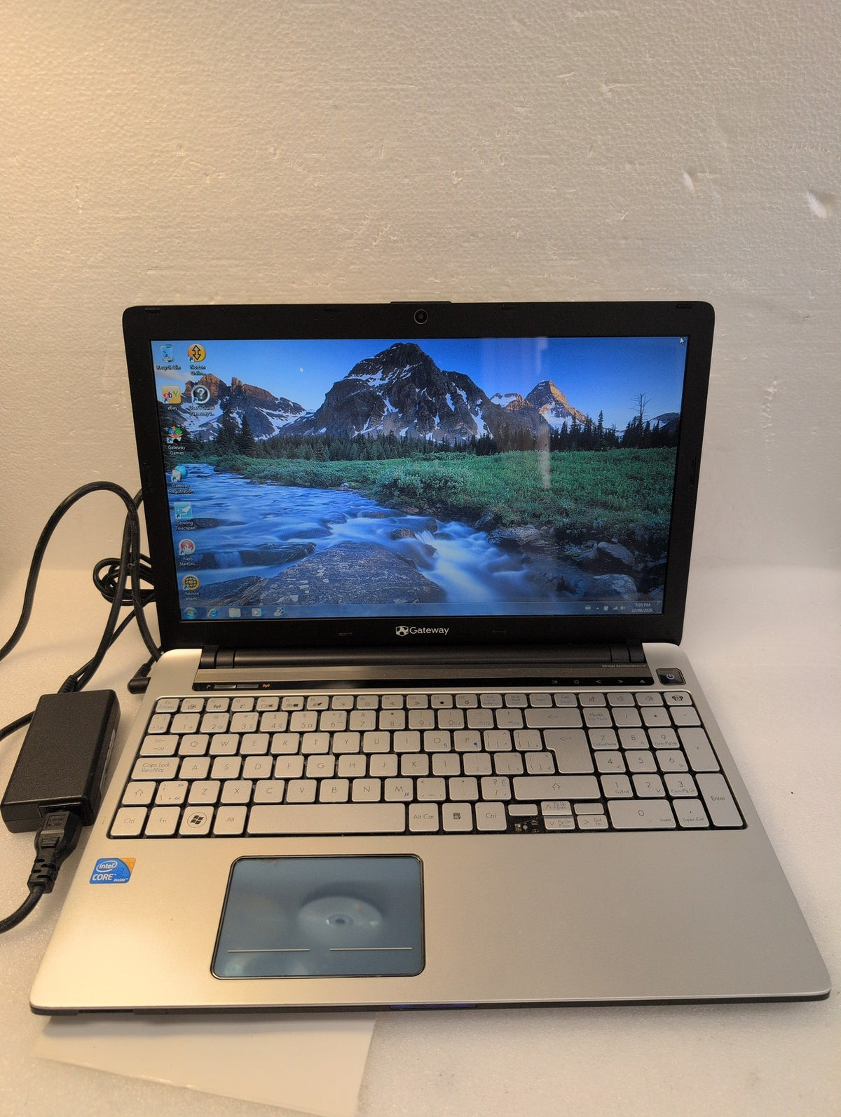 🎸 Gateway ID59C03h MS2300 15.6" Core i3 M370 2.4GHz Laptop 4GB 640GB HDD Win7