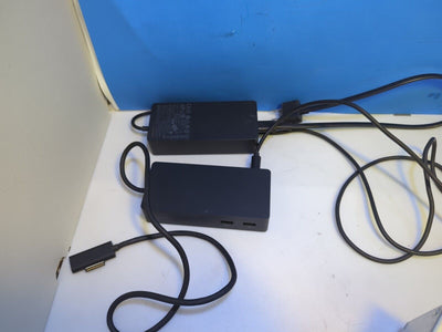 Microsoft 1661 Docking Station + 1749 15V 6A  Adapter *Tested* -