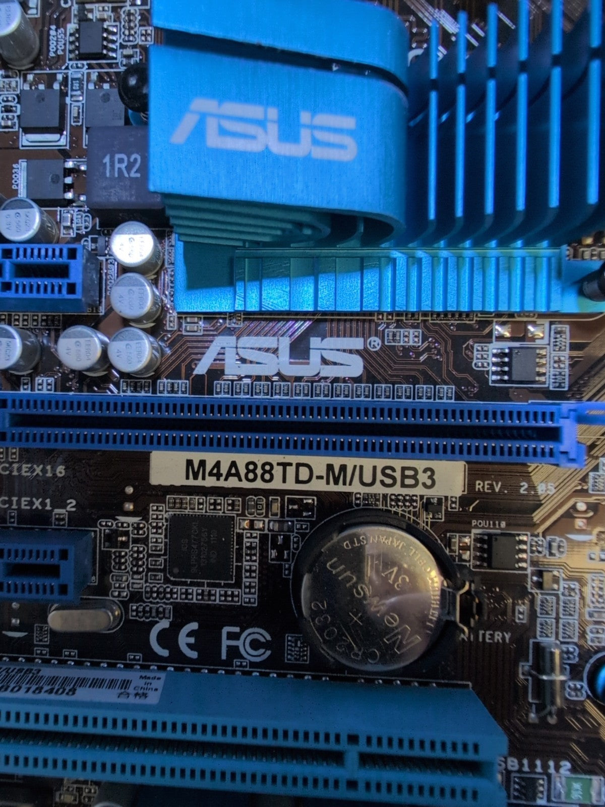 ASUS M4A88TD-M/USB3 Socket AM3 Motherboard With I/O Shield, ADX640 CPU -