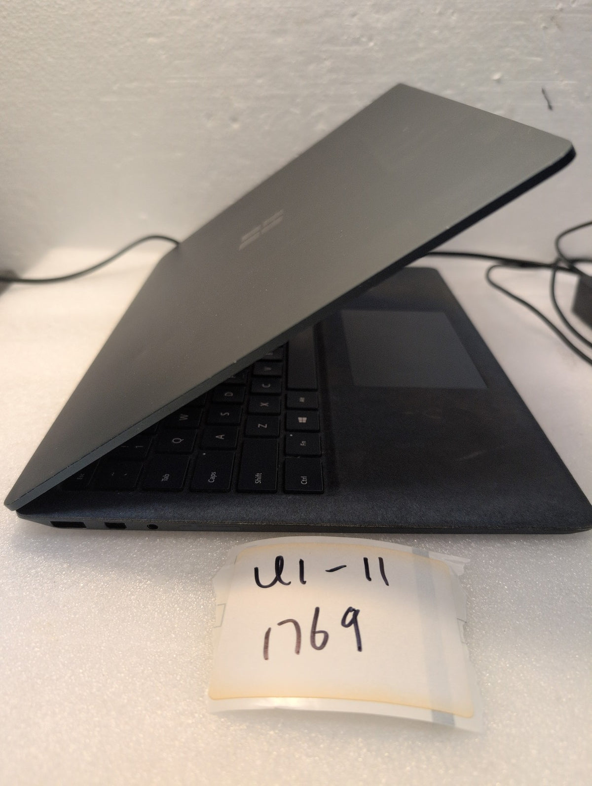 🎸 Microsoft Surface Laptop 2 1769 13.5" i7-8650U 16GB 512GB SSD Win11