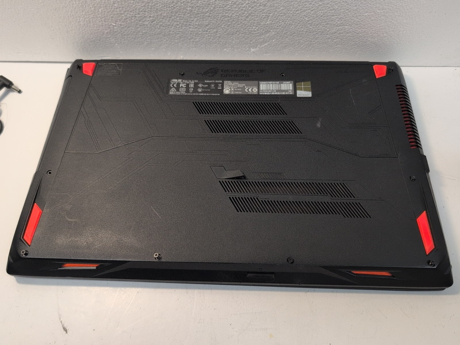 (AS IS) ASUS ROG Strix GL753V 17" LAPTOP  i7-7700HQ/NVIDIA GTX 630 (NO RAM/SSD)-
