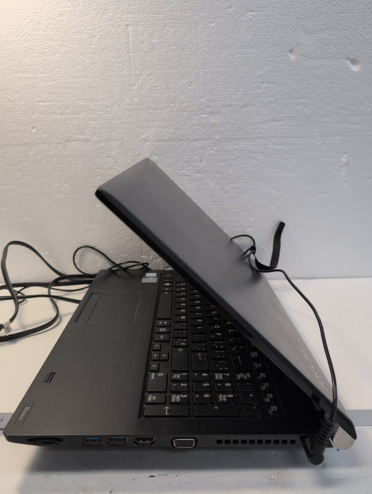 🎸 Toshiba Tecra A50-C 15.6" Laptop i7-6600U /8GB RAM /500GB HDD/Windows10 Pro