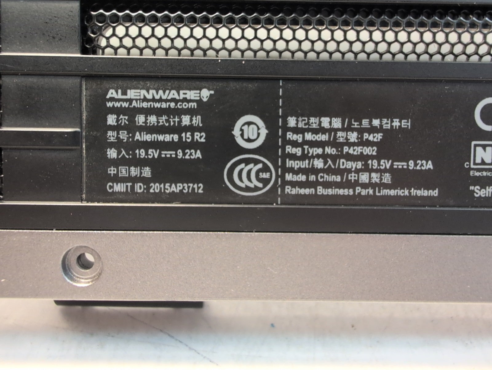 DELL ALIENWARE 15 R2 P42F Laptop Bottom Case Cover 0Y5FKV with Working Battery-