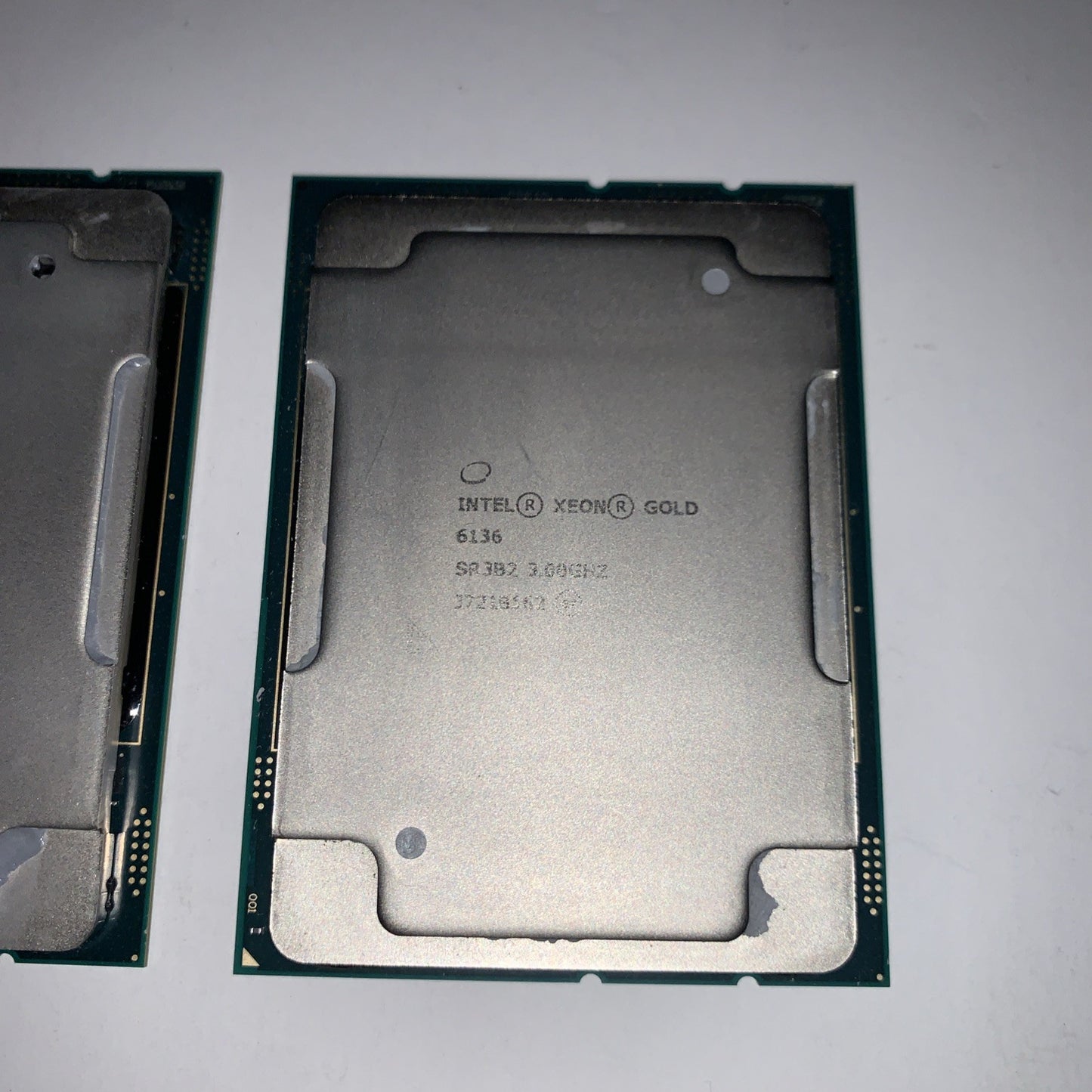 Pair of Intel Xeon Gold 6136 SR382 3.0GHz FCLGA3647 12 Cores 24,75MB Cache 150W