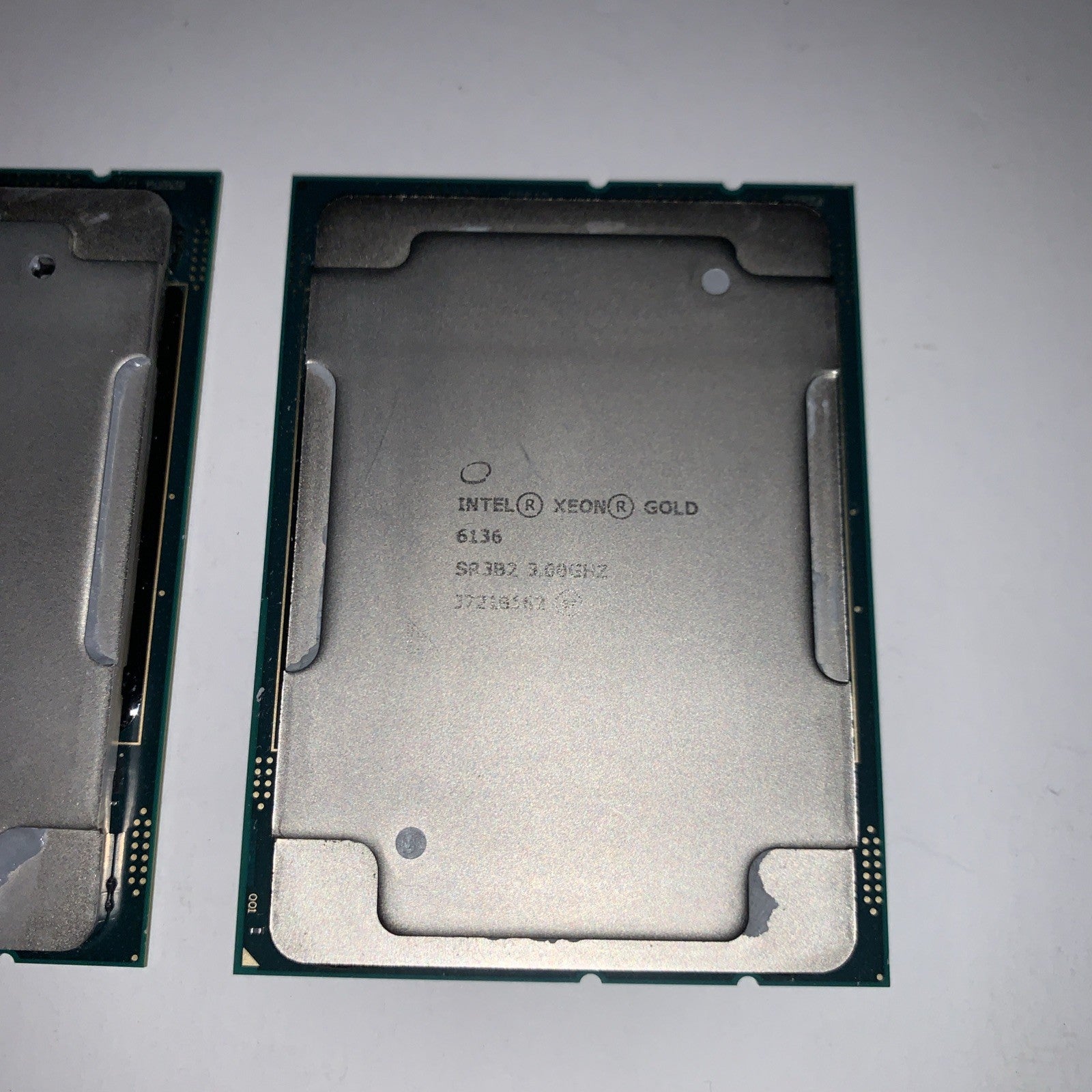 Pair of Intel Xeon Gold 6136 SR382 3.0GHz FCLGA3647 12 Cores 24,75MB Cache 150W