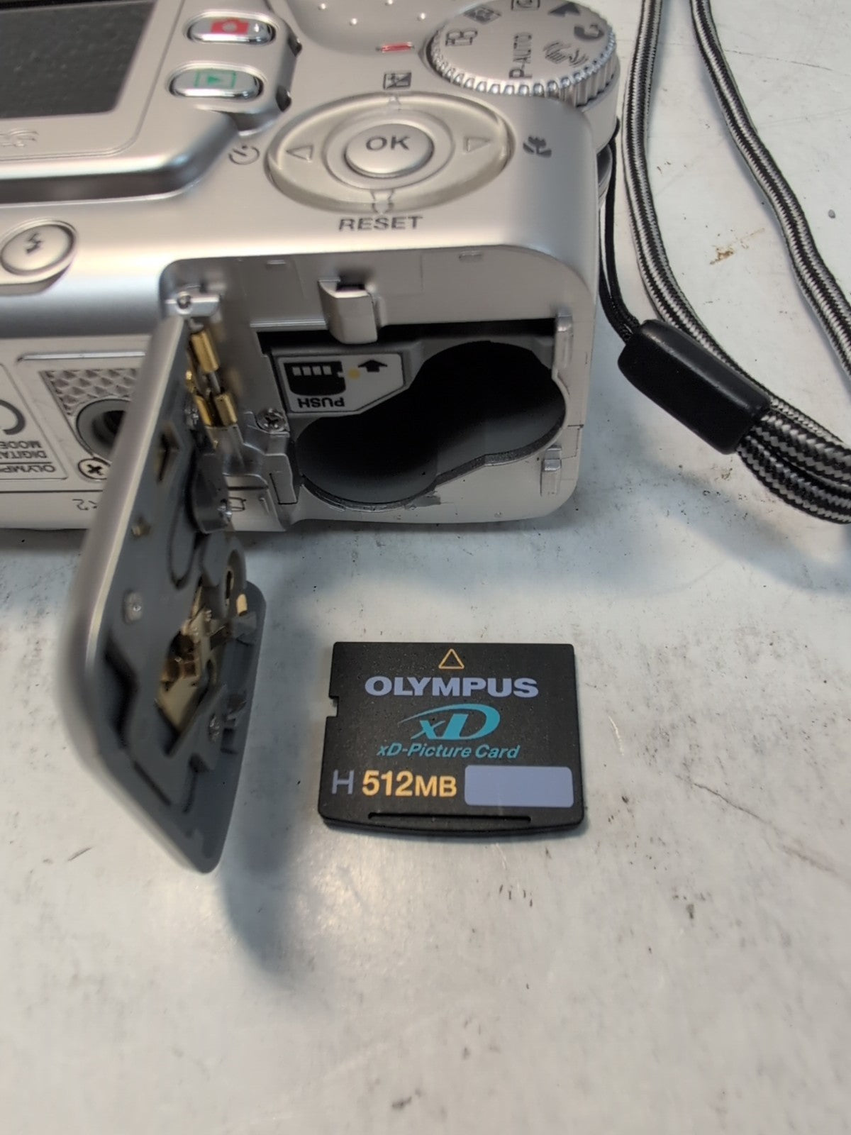 🔥NICE Olympus FE-115 Compact Digital Camera 5.0MP With 512MB Card TESTED -