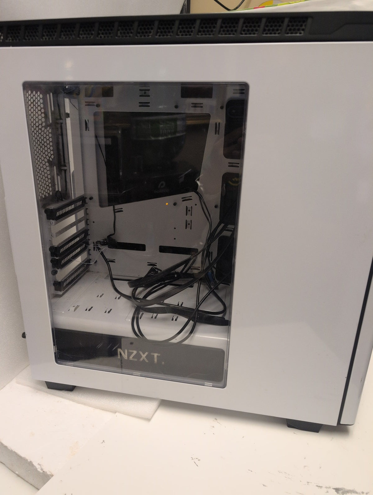 🎸 NZXT H440 CA-H440W-W1 White/Black Mid-Tower ATX Gaming Case Tempered Glass