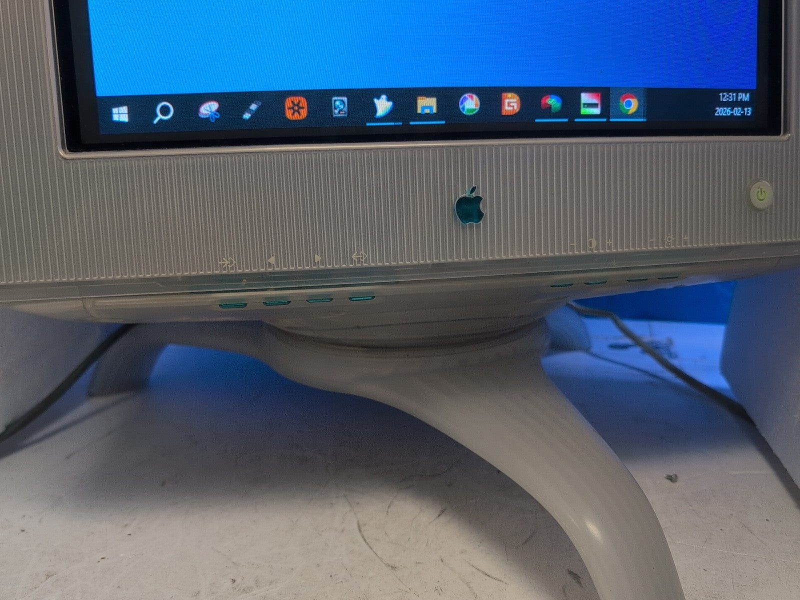 Nice Apple Studio M6496 Vintage Retro CRT 17" VGA monitor (Local Pick up Only) -