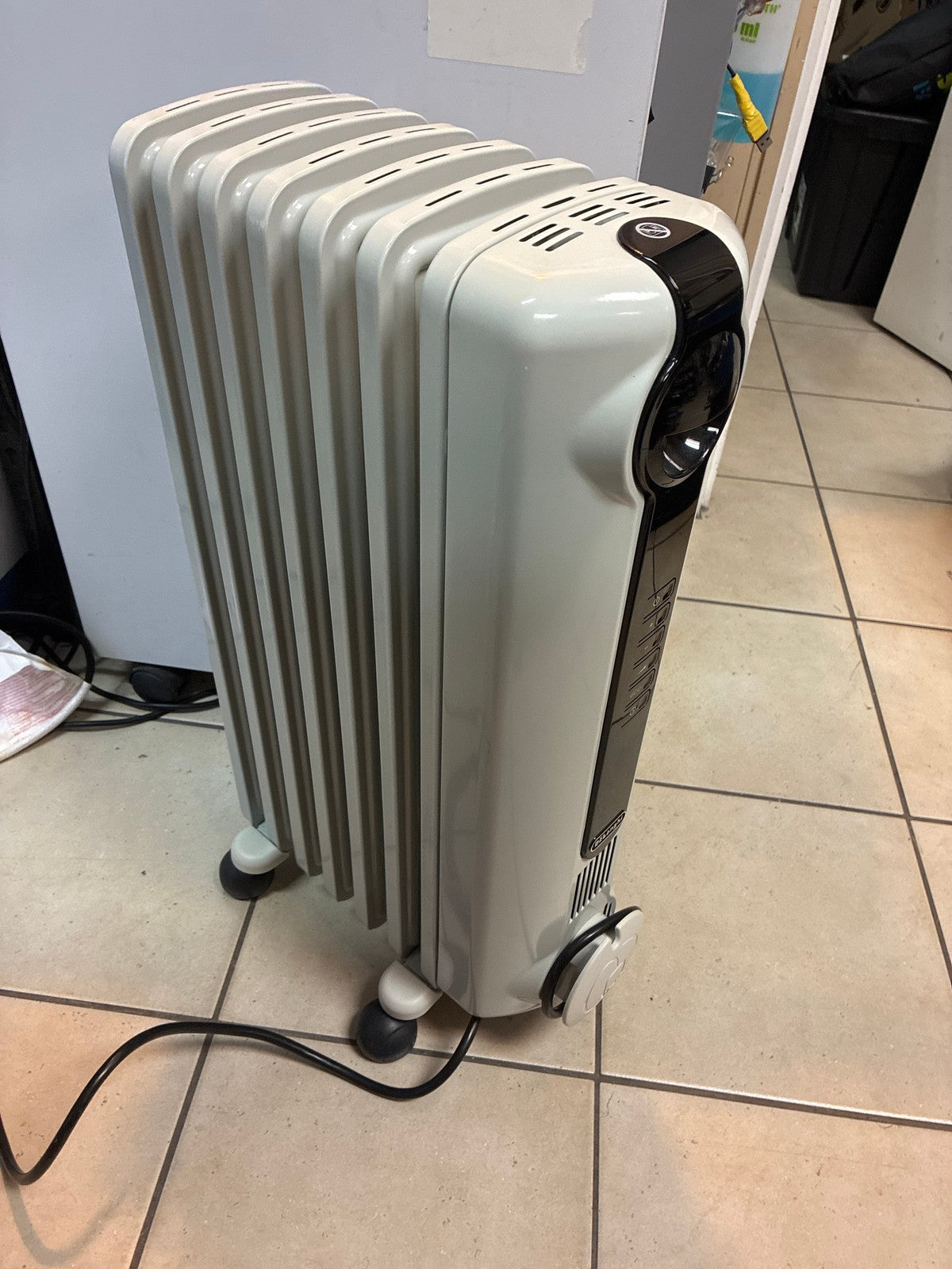 🔥 De'Longhi TRRS0715E Oil-Filled Radiator 7-Fin 1500W Electric Space Heater