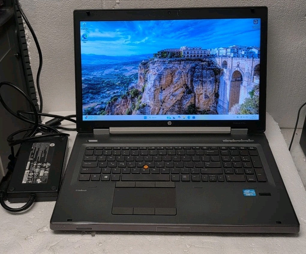 HP EliteBook 8770w 17" Laptop Intel  i7-3630QM/24GB/960GB SSD/AMD 7700M/Win11-