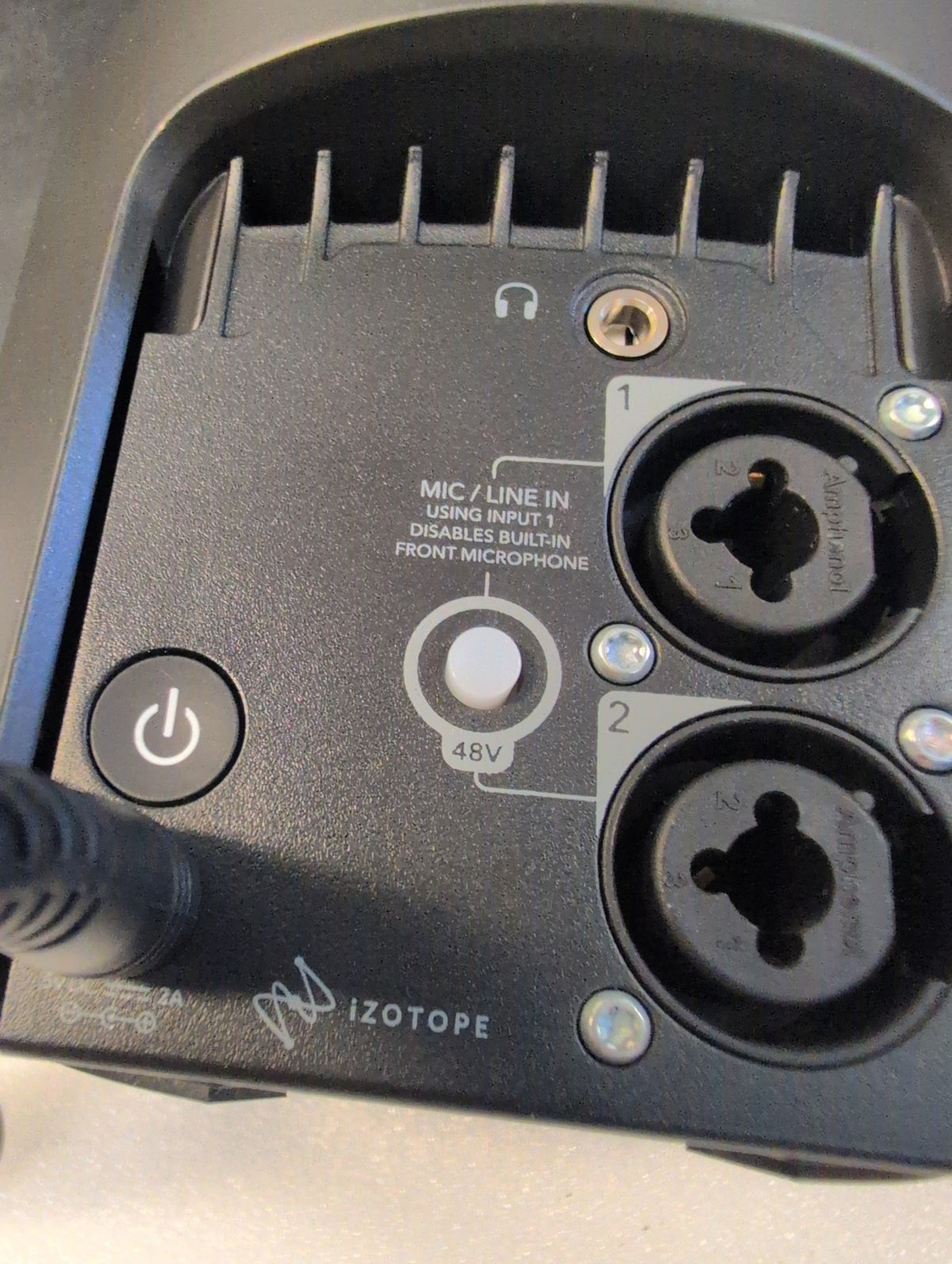 🎸 iZotope Spire Studio SP111 Portable Recording Studio & Bluetooth Speaker