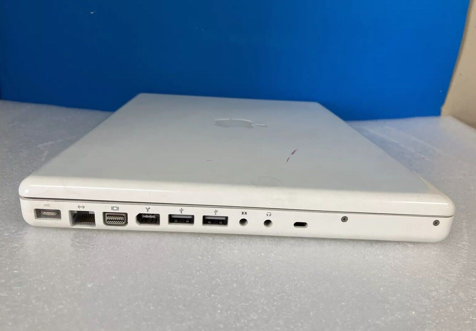 ~ Apple MacBook 13" Laptop 2008 A1181 Intel C2D CPU / 2GB / 160GB HDD (Read) ~