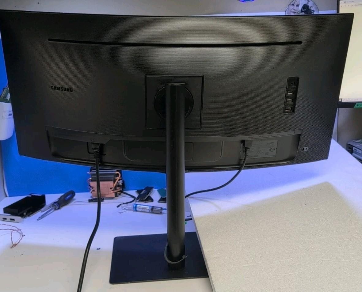 (GRADE A) Samsung 34" Viewfinity S65UA UltraWide QHD Curved Monitor S34A654UBN -