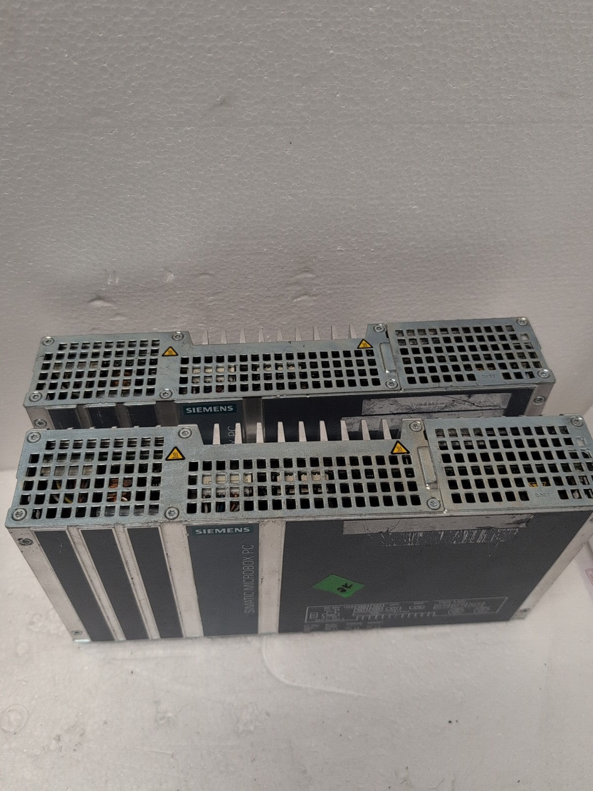 (1x) SIEMENS SIMATIC IPC427E MICROBOX PC 6AG4141 i3-6102E/4GB/240GB SSD (Read) -