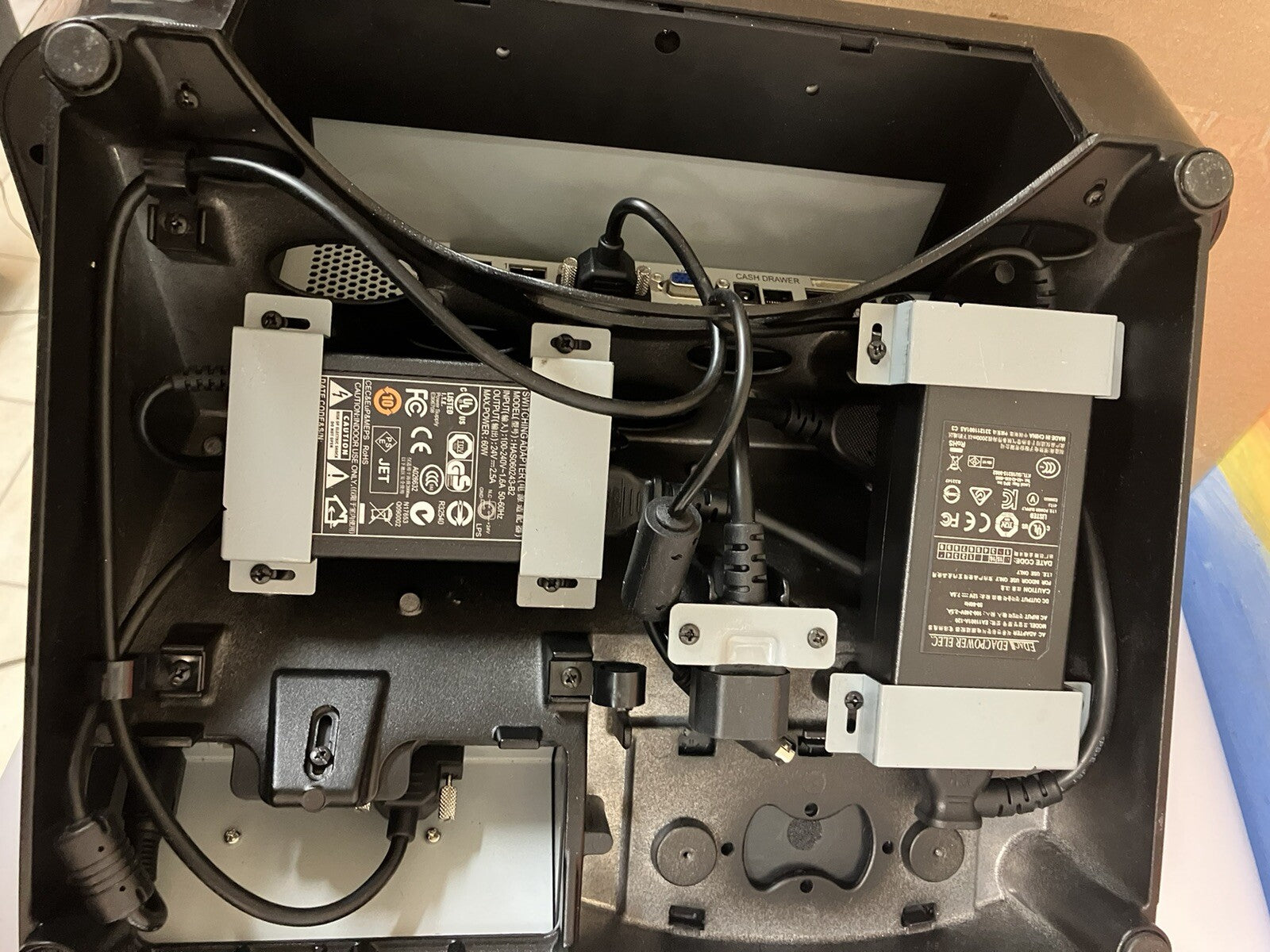 ~UnyTouch POS Terminal U37-P150UR-ADC Win10+Intel Atom D525+2G+120G Touch Screen