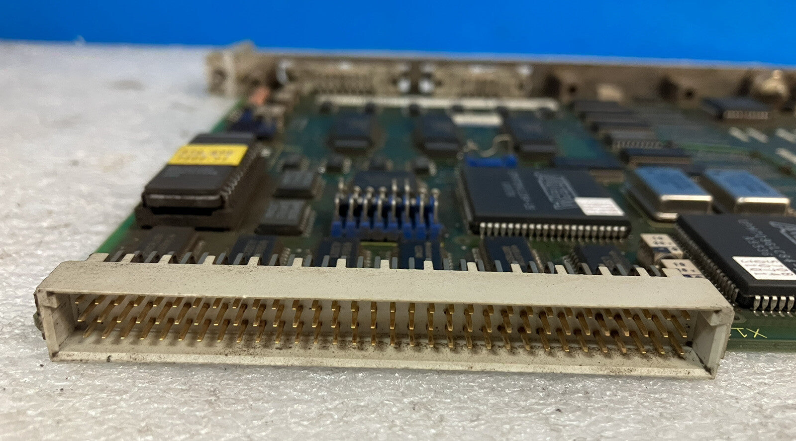 ~ SIEMENS Erzeugnisstand 570 548 9102.00 Circuit Board w/ Altera EPM7096LC84 -15