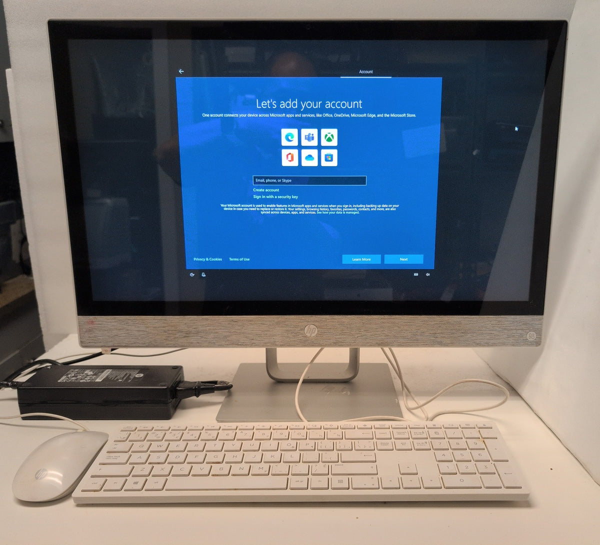 🎸 HP Pavilion 24-r029 24" AIO Desktop, AMD A10-9630P, 8GB RAM, 2TB HDD,Win10