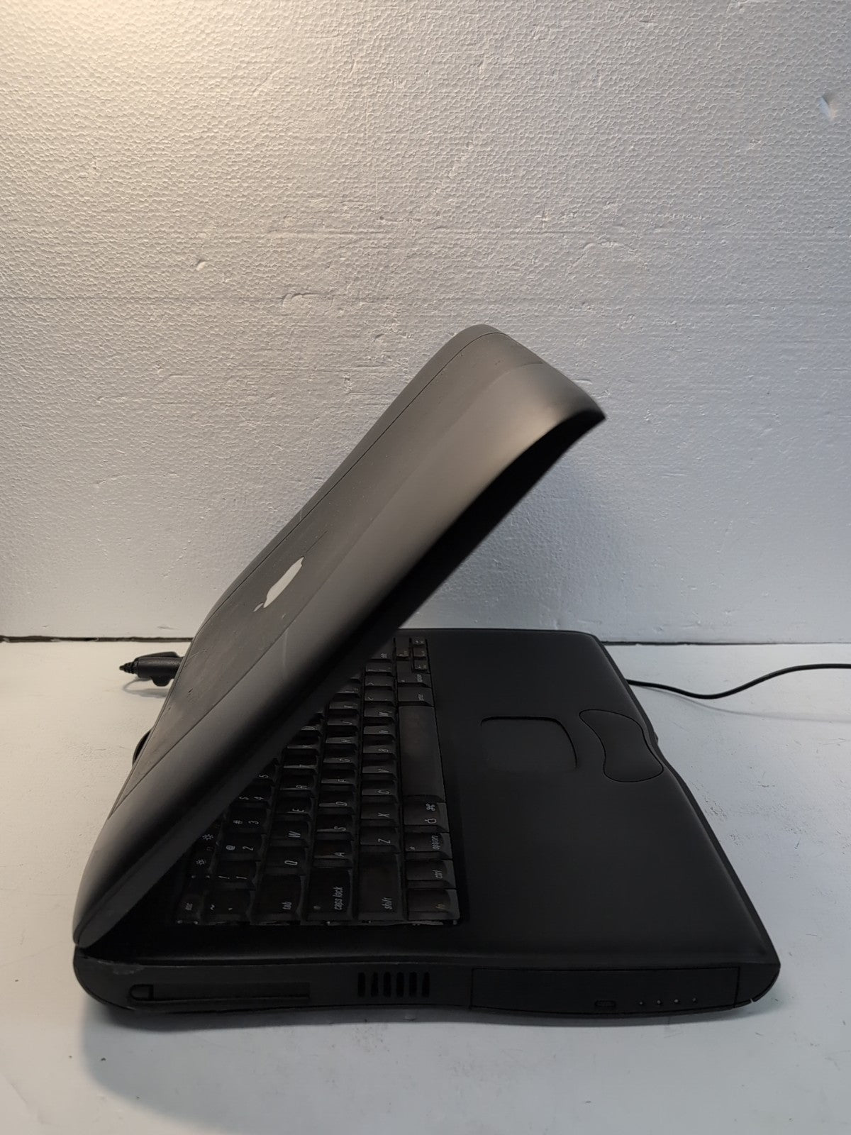🔥 Apple Macintosh PowerBook G3 Laptop With AC Adapter  (NO OS,  READ) -