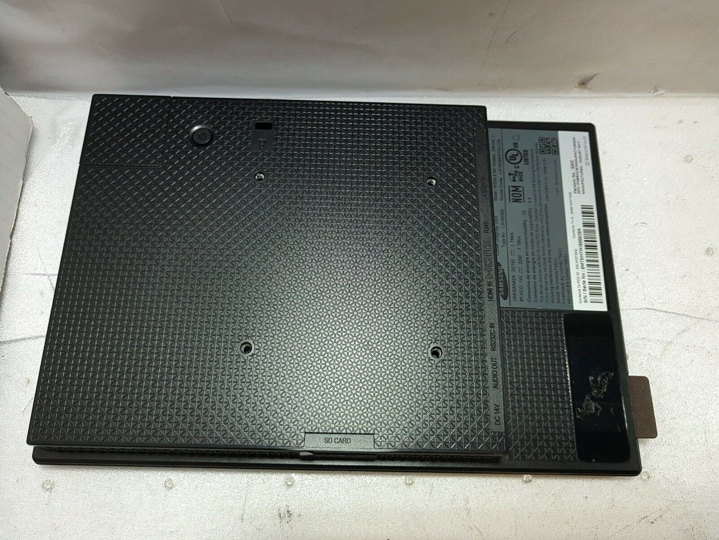 - (AS IS) 5x SAMSUNG DB10E-T 10.1" TOUCH  DISPLAY UNIT NO AC (SCREEN COLOR SPOT)