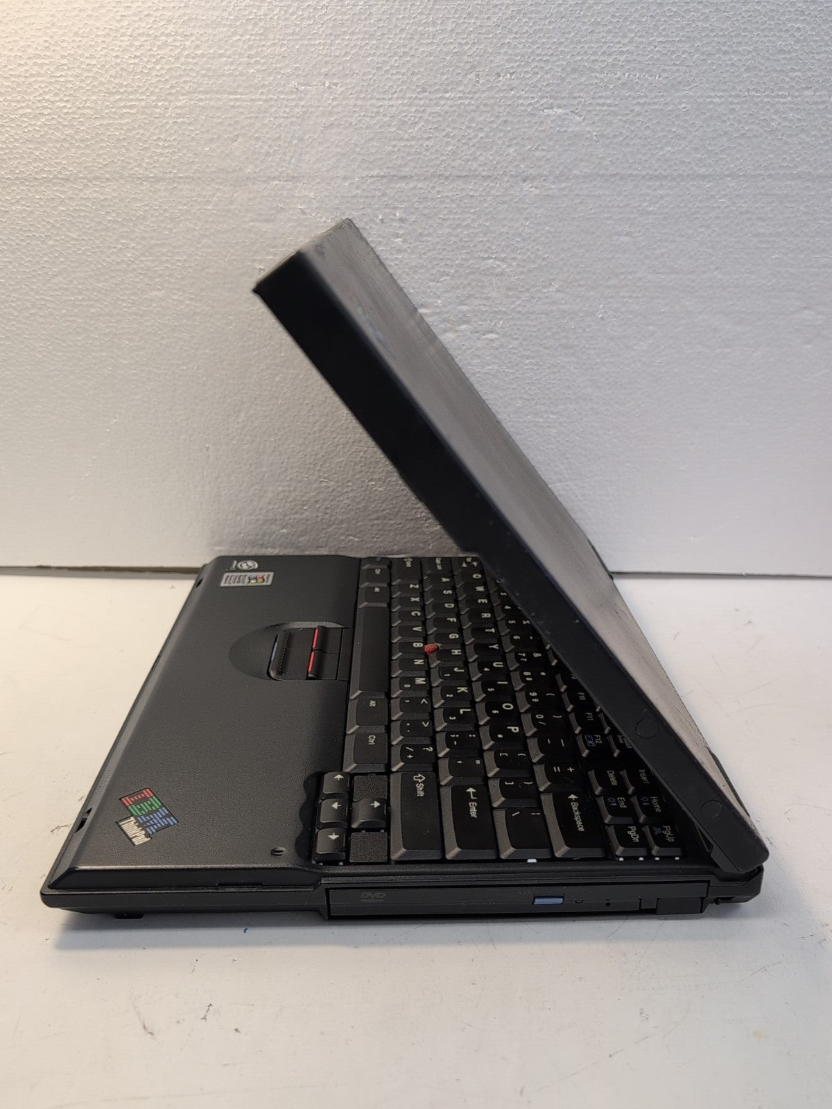 🔥 IBM T22 THINKPAD Intel Pentium 3 CPU/128MB RAM/20GB HDD (Locked,  AS IS) -