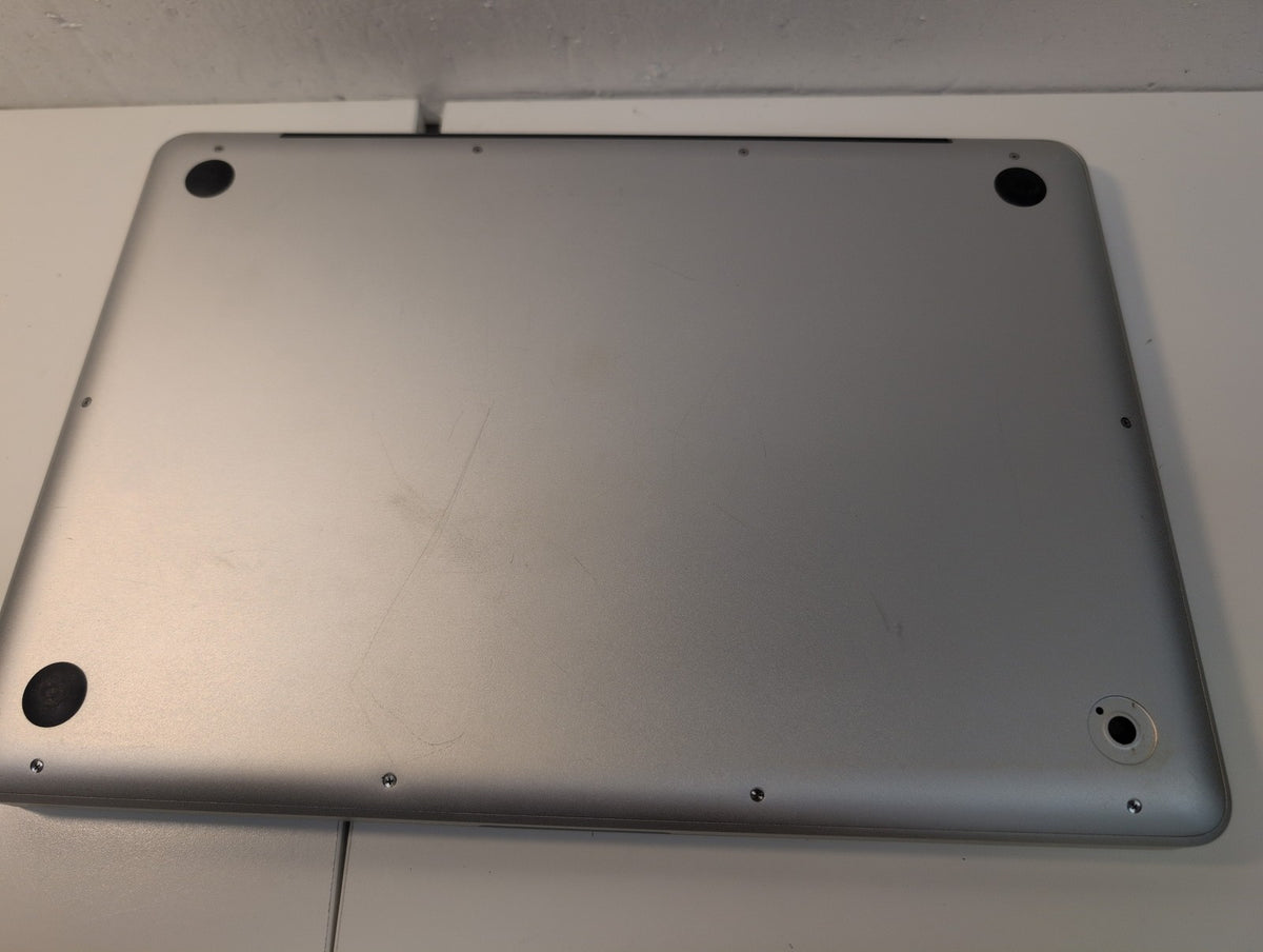 Apple MacBook Pro 13" 2010/C2D 2.66GHz/ 4GB/320GB HDD (NO BATTERY,NO AC, READ) -