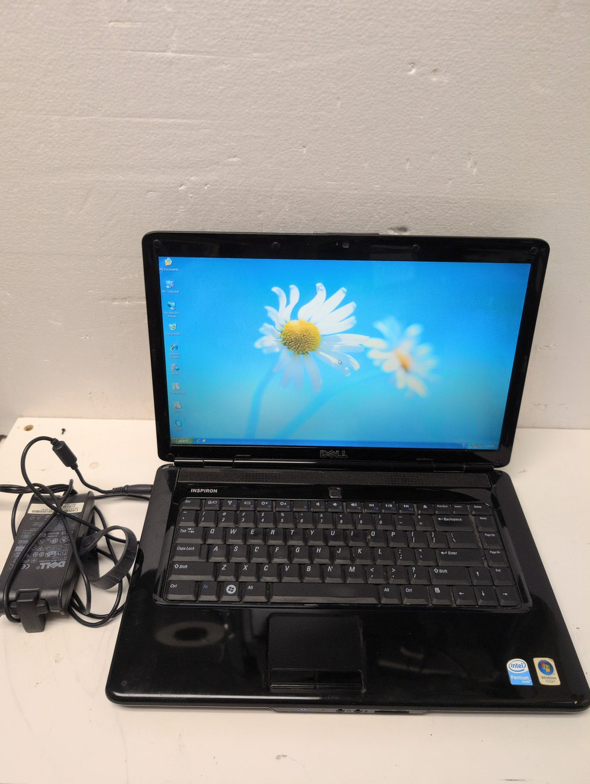 🎸 Dell Inspiron 1545 PP41L 15.6" Laptop Pentium T3400 /4GB/160GB HDD /Win XP