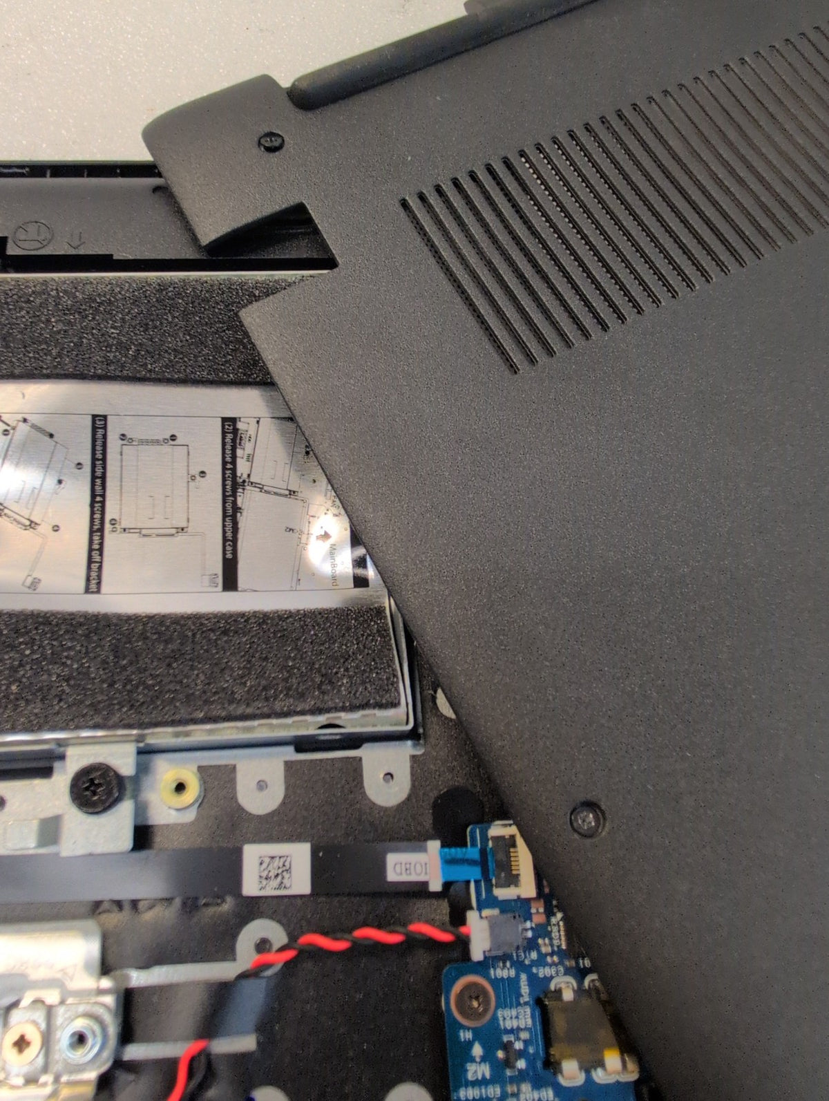 🎸 Dell Latitude 3520 15.6" Laptop i5-1135G7 No RAM/SSD (LCD issue, For Parts)