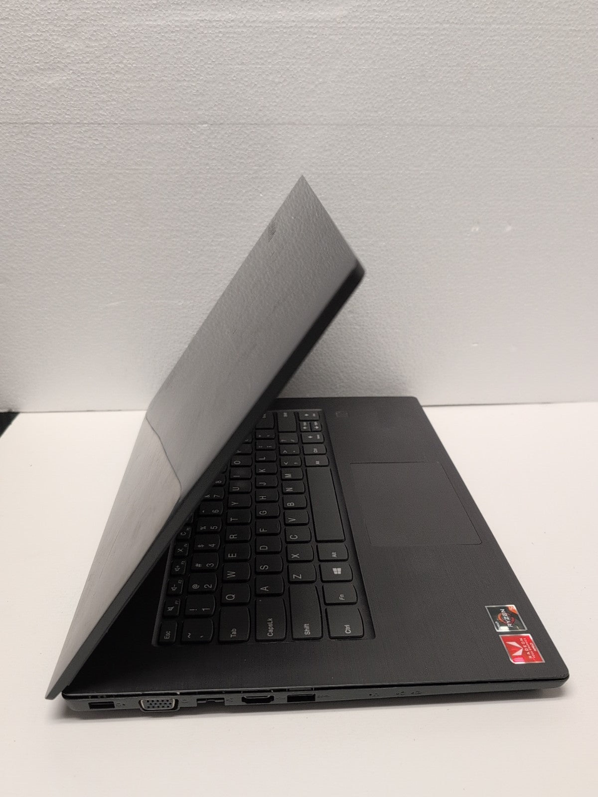 Lenovo V330-14ARR 14" LAPTOP AMD Ryzen 5 CPU (NO RAM /SSD,  FOR Parts ) -