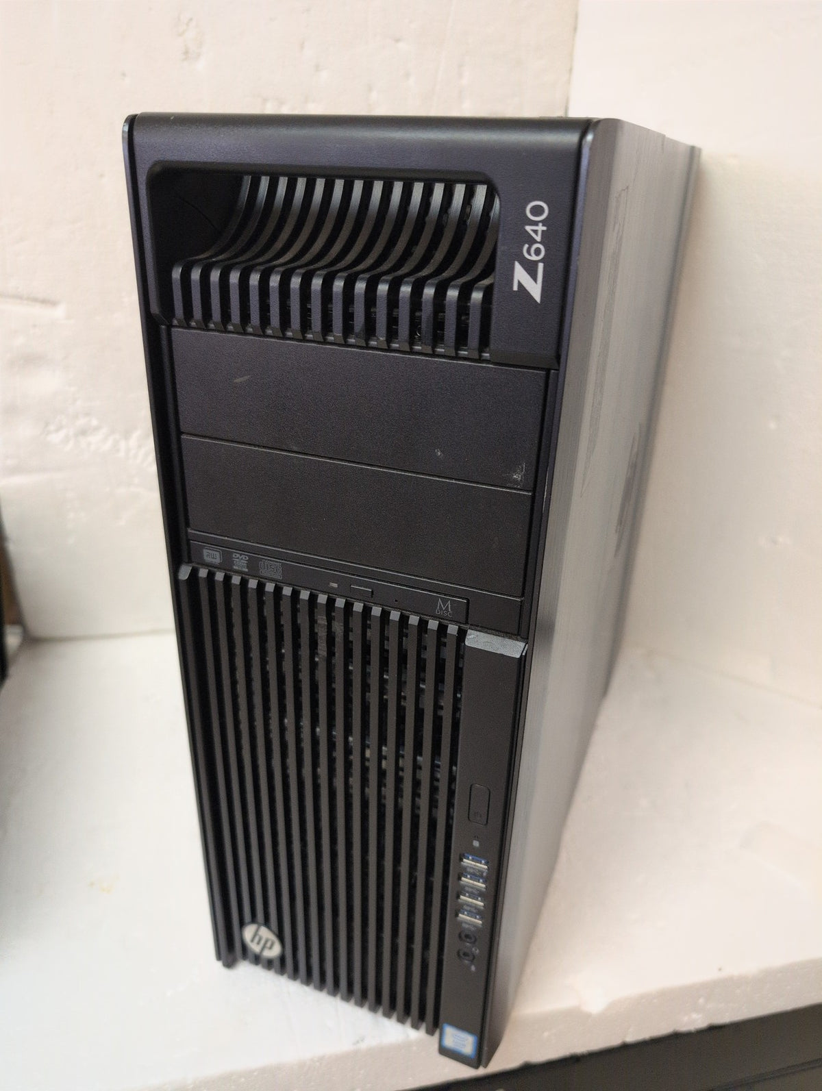 HP Z640 Workstation DESKTOP  Xeon E5-2630 V3 2.4GHz /16GB ECC RAM/ No HDD -